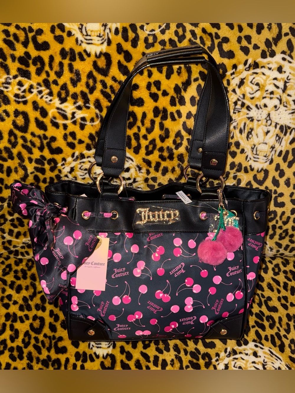 🍒NWT Juicy Couture Exclusive Sweet Cherry Daydreamer Tote W Cherry JC Bag Charm🍒